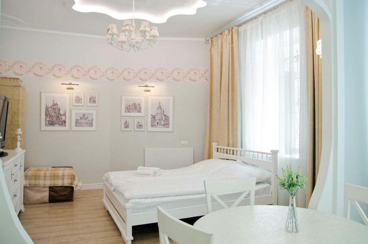 Deluxe Appartment In The City Center Lviv Exteriör bild
