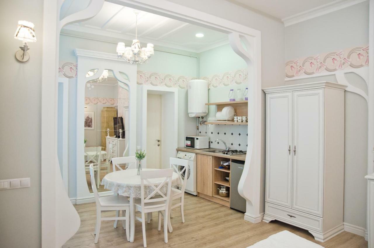 Deluxe Appartment In The City Center Lviv Exteriör bild